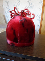 Отдается в дар Женская (детская) шапка 53-54 размера.