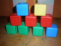 Отдается в дар пласмассовые кубики
