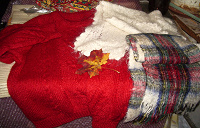 Отдается в дар Мохеровые: свитер, шарфы.