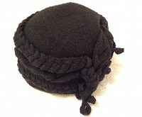 Отдается в дар Зимняя шапка — шляпа.