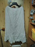 Отдается в дар длинная белая юбка на лето 48-50