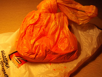 Отдается в дар Краска для Холи. Примерно 3/4 пакета. Цвет- ярко оранжевый.