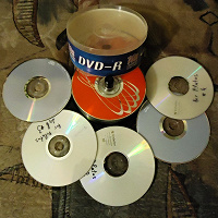 Отдается в дар Аудио-консервы, банка №1 (24 DVD-CD-R/RW)