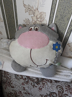 Отдается в дар игрушка. подушка кот