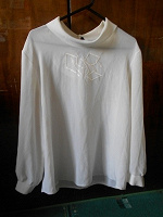 Отдается в дар блузка белая. 48-50 размер.