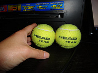 Отдается в дар Два мячика для большого тенниса