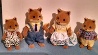 Отдается в дар Семья лис от Sylvanian Families