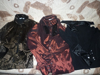Отдается в дар блузки (только черная справа)