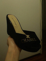 Отдается в дар женские босоножки на скале Chanel