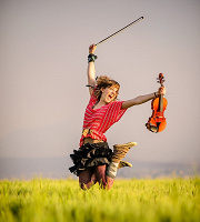 Отдается в дар 4 музыкальных альбома Lindsey Stirling