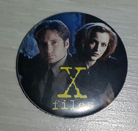 Отдается в дар Значок с X-files