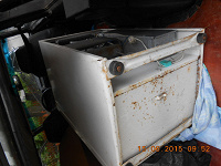 Отдается в дар Холодильник старый маленький бескомпрессорный «Ладога-4»