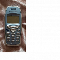 Отдается в дар Телефон Sony Ericsson.