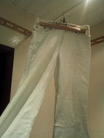 Отдается в дар Белые женские джинсы GF FERRE 44 — 46 (?) размера