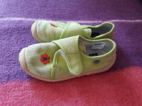 Отдается в дар тапочки на девочку в сад или в школу, сменная обувь