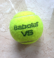 Отдается в дар Мячик для тениса Babolat VS