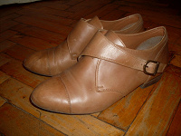 Отдается в дар Кожаные светло-коричневые туфли