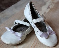 Отдается в дар Нарядные туфельки для девочки