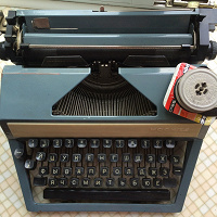 Отдается в дар Пишущая машинка «москва»