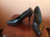 Отдается в дар Туфли женские черные HOGL 6 размера