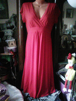 Отдается в дар красное платье. размер 48-50.