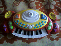 Отдается в дар музыкальная игрушка
