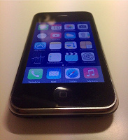 Отдается в дар iPhone 3g 8gb black
