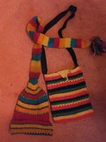 Отдается в дар шапко- шарф и сумка