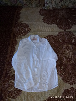 Отдается в дар Рубашка белая для мальчика122-128(30)