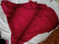 Отдается в дар платок шарф насыщенного красного цвета