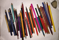 Отдается в дар Цветные и простые карандаши