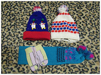Отдается в дар Подарено: Детские шапки, шарф, варежки