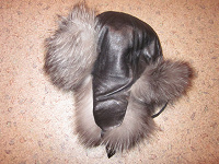 Отдается в дар Меховая зимняя шапка (натуральная кожа). Очень мягкая и легкая.
