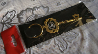 Отдается в дар Ключ от Уфы и тарелка с монументом.