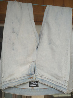 Отдается в дар Светло-голубые летние джинсы, размер S