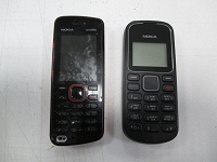 Отдается в дар Пара старых кнопочных мобильных телефонов Nokia. Нерабочие.