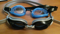 Отдается в дар очки для плавания 2 пары