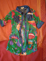 Отдается в дар винтажная женская рубашка с дирижаблями, из натурального шёлка, 44 размер