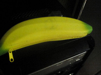 Отдается в дар Ключница — пенал банан