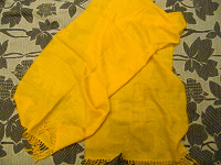 Отдается в дар желтый шарф