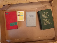 Отдается в дар книги на иностранных языках, словари
