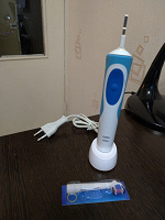 Отдается в дар Электрическая зубная щетка Oral-B