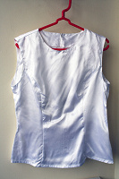 Отдается в дар Белая атласная блузка 46-48