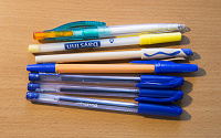 Отдается в дар синие ручки