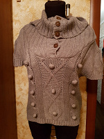 Отдается в дар Стильный свитер 44-46 размер