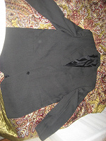 Отдается в дар пиджак носился мало ширина в талии60см высота 90 см нет 1 пуговицы м сходненская
