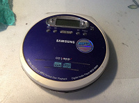 Отдается в дар CD MP3 плейер (не включается)