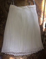 Отдается в дар Плиссированная юбка белая