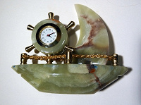 Отдается в дар Сувенирные часы из натурального камня