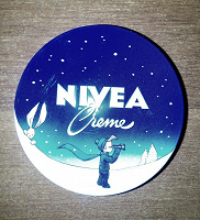 Отдается в дар Новая банка крема Nivea в зимнем дизайне